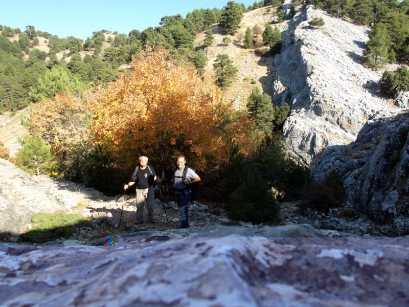 Cambiando de vertiente rumbo al Calarilla, con Juan mi compañero de montaña